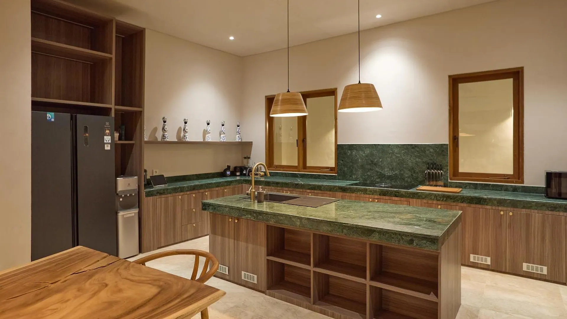Fale Seminyak - Brand New Modern Luxury 5Br Villa In Seminyak With Private Pool, Gym & Massage Room 0*, 塞米亚克 印尼