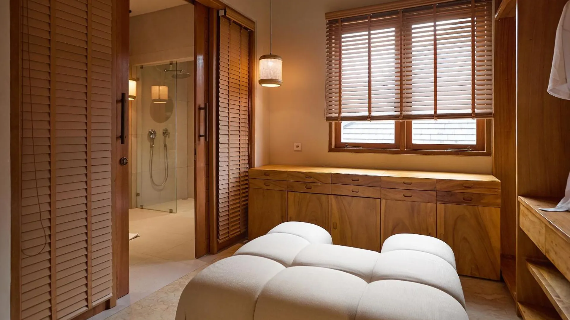 Fale Seminyak - Brand New Modern Luxury 5Br Villa In Seminyak With Private Pool, Gym & Massage Room 印尼