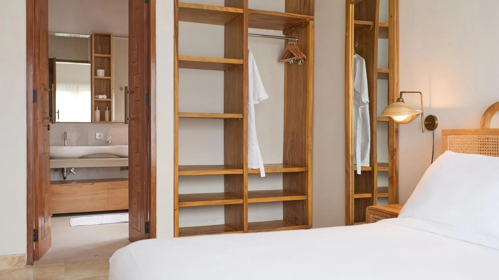 Fale Seminyak - Brand New Modern Luxury 5Br Villa In Seminyak With Private Pool, Gym & Massage Room