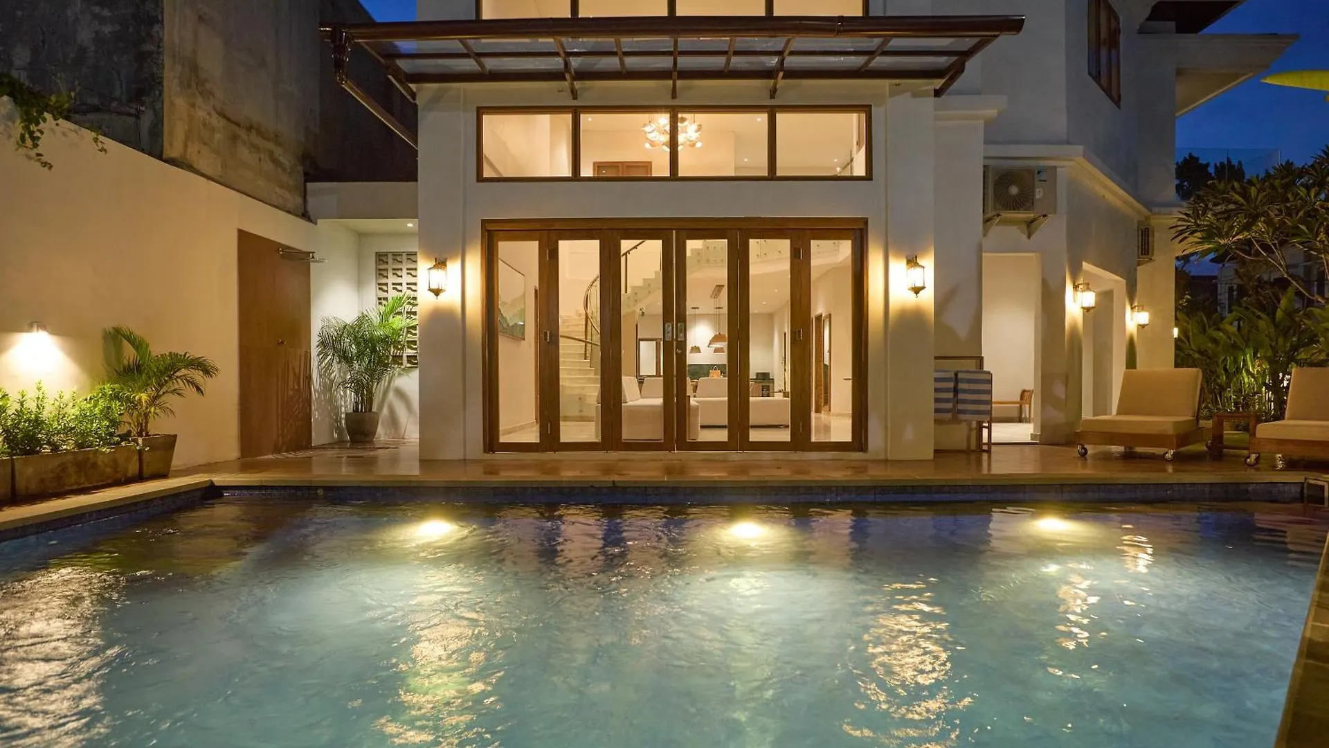 Fale Seminyak - Brand New Modern Luxury 5Br Villa In Seminyak With Private Pool, Gym & Massage Room  Seminyak (Bali)