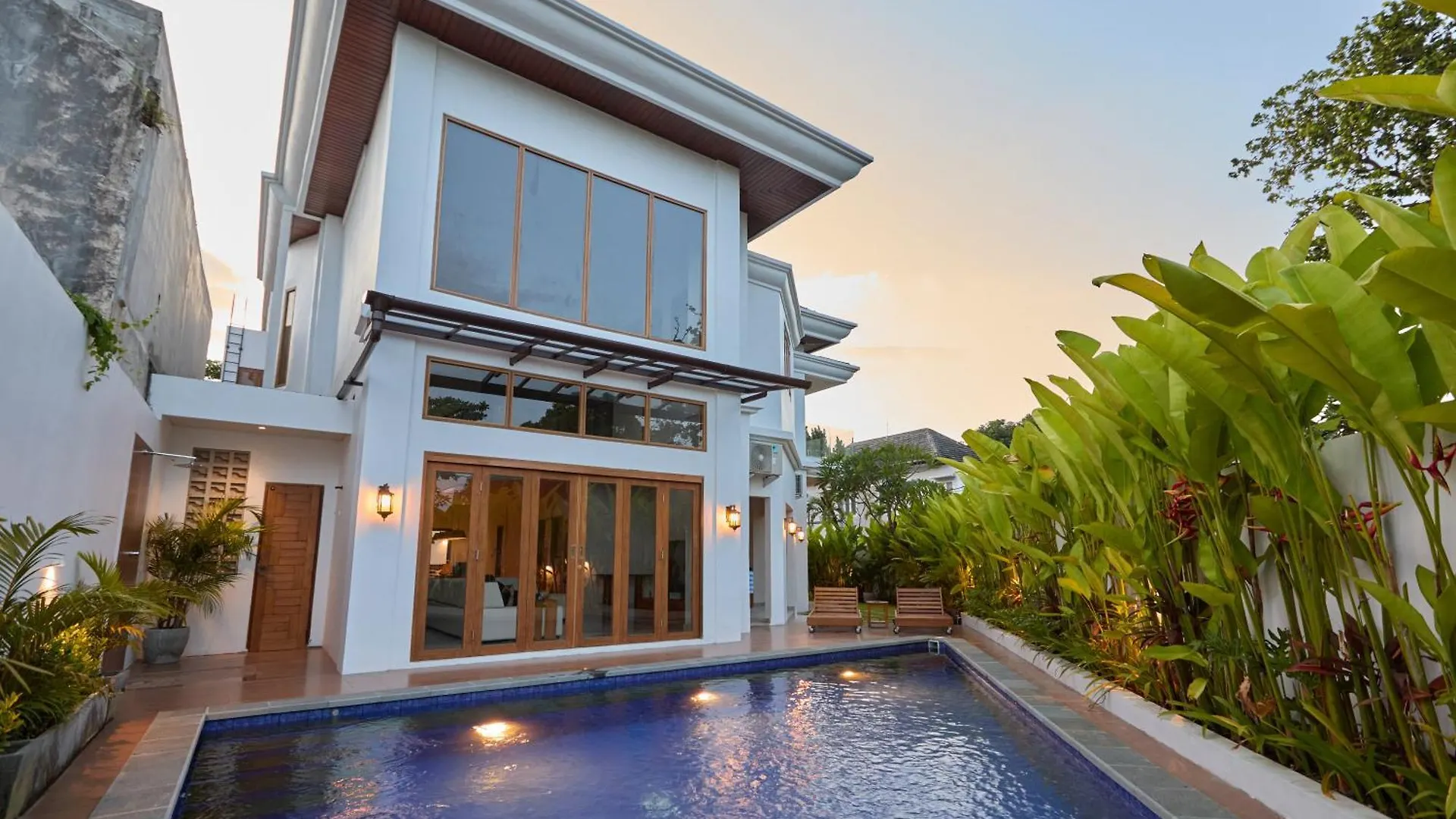 Fale Seminyak - Brand New Modern Luxury 5Br Villa In Seminyak With Private Pool, Gym & Massage Room