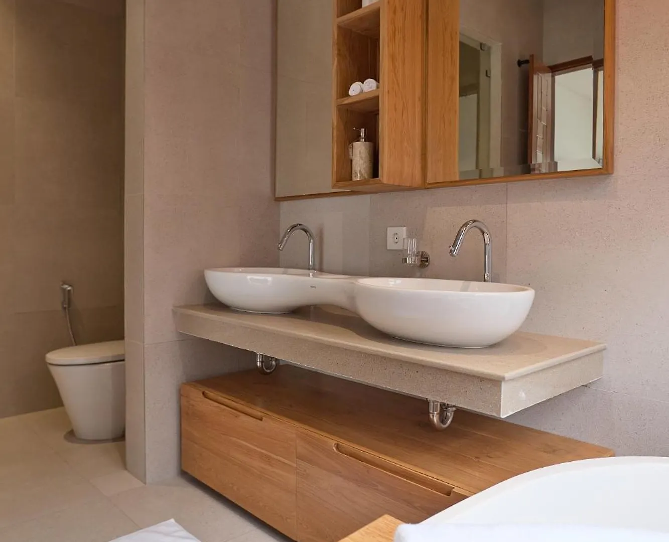 Fale Seminyak - Brand New Modern Luxury 5Br Villa In Seminyak With Private Pool, Gym & Massage Room 0*, Seminyak (Bali)