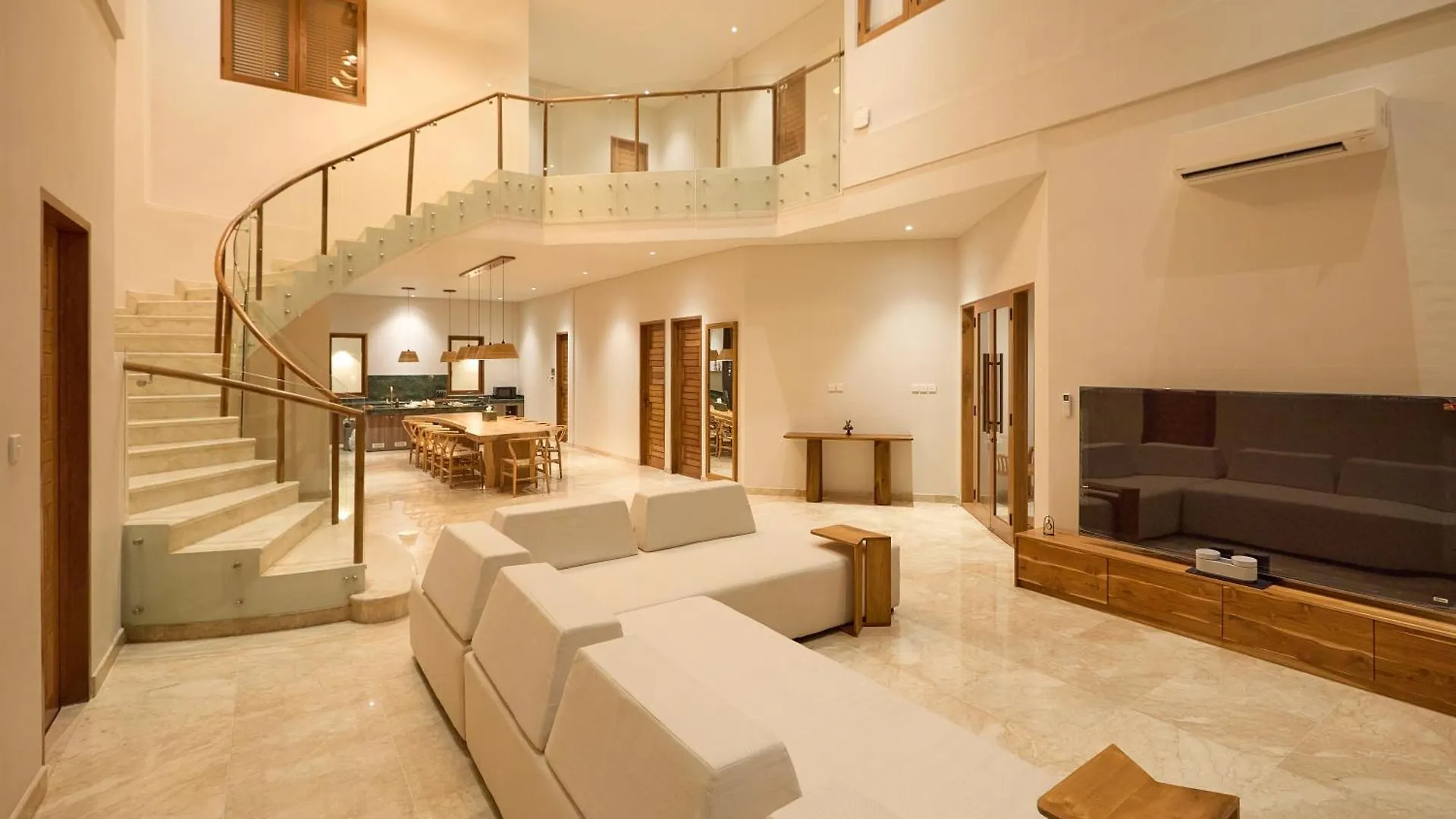 Fale Seminyak - Brand New Modern Luxury 5Br Villa In Seminyak With Private Pool, Gym & Massage Room