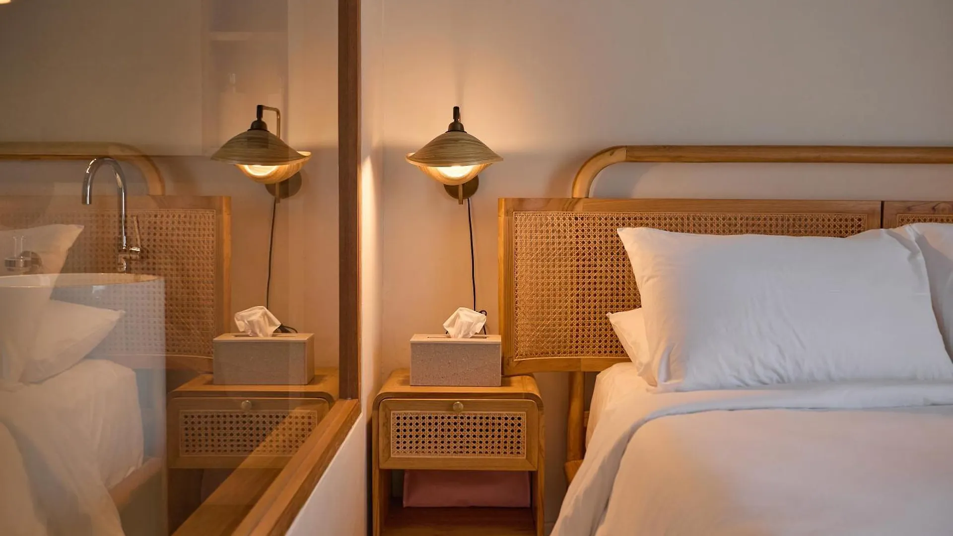Fale Seminyak - Brand New Modern Luxury 5Br Villa In Seminyak With Private Pool, Gym & Massage Room Indonesia