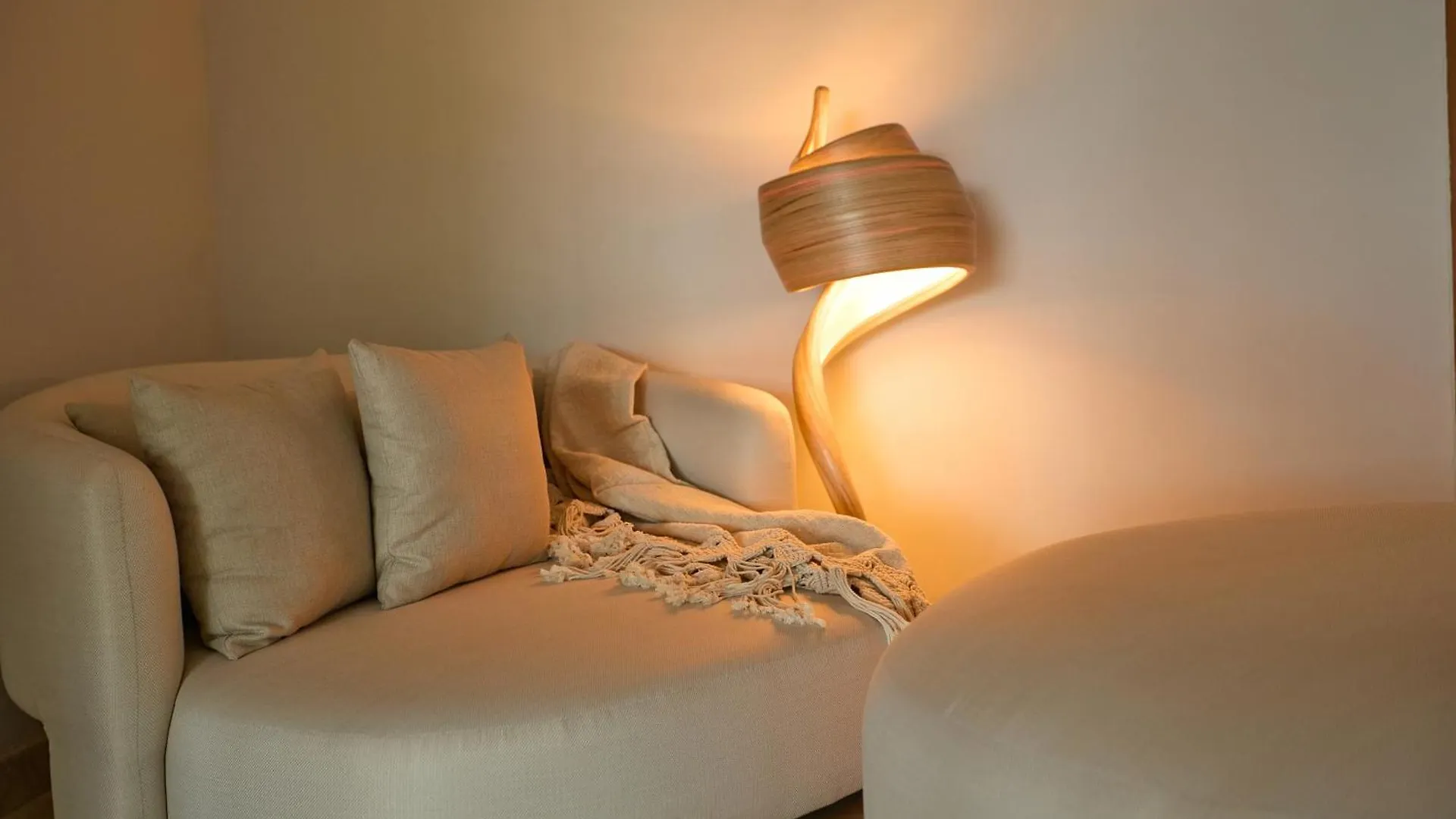 Fale Seminyak - Brand New Modern Luxury 5Br Villa In Seminyak With Private Pool, Gym & Massage Room  Seminyak (Bali)