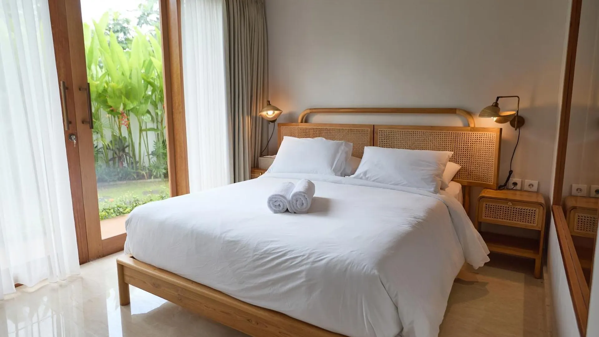 Fale Seminyak - Brand New Modern Luxury 5Br Villa In Seminyak With Private Pool, Gym & Massage Room
